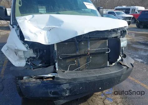 2013 Chevrolet Express 2500 Work Van z USA, uszkodzony, nr VIN 1GCWGFCG2D1111716